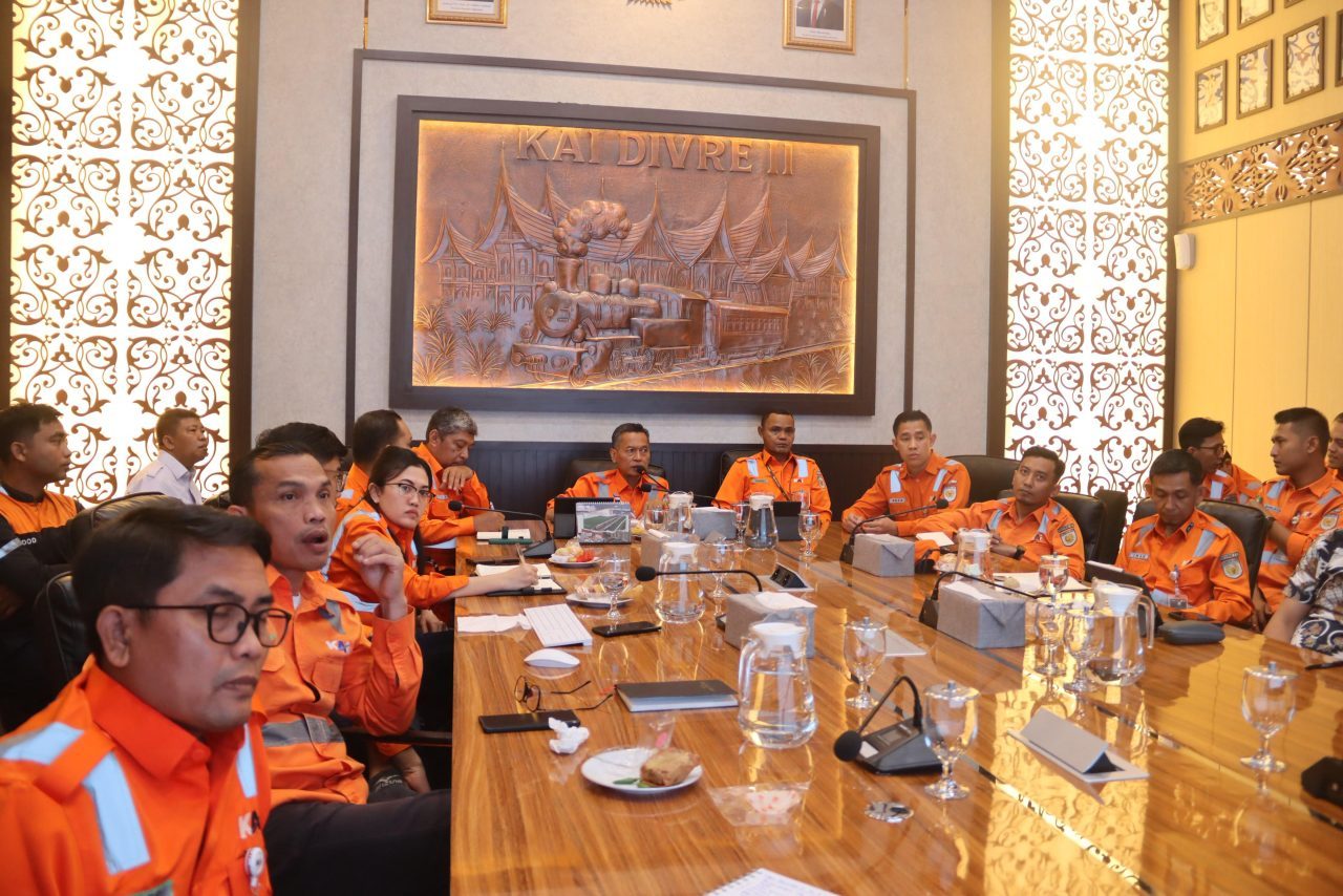 kai-divre-ii-sumbar-tegaskan-keselamatan-sebagai-fondasi-utama-layanan-kereta-api
