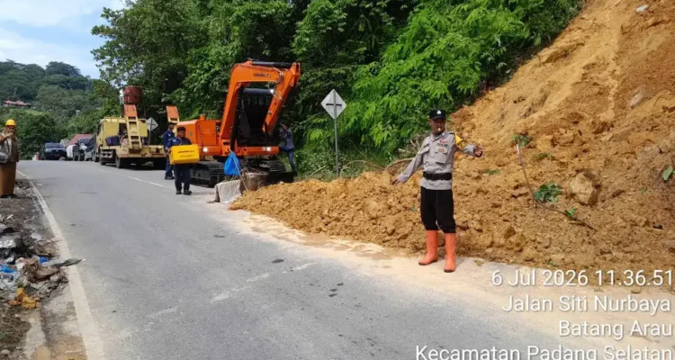 akses-jalan-gunung-padang-kembali-normal-usai-pembersihan-material-longsor