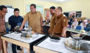 20-warga-ikuti-pelatihan-batik-cap,-walikota-pariaman-dorong-lahirnya-industri-rumahan 20-warga-ikuti-pelatihan-batik-cap,-walikota-pariaman-dorong-lahirnya-industri-rumahan