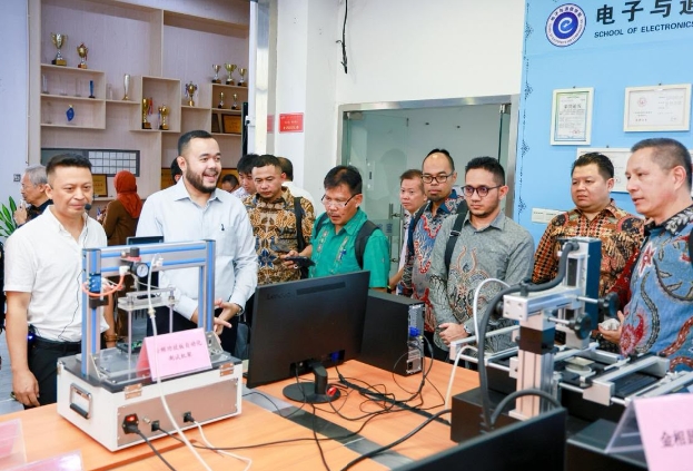 tahun-ini-60-mahasiswa-padang-dapat-beasiswa-melanjutkan-pendidikan-di-qingyuan-campus
