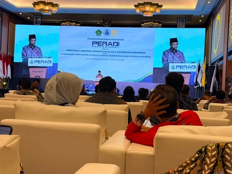 cetak-praktisi-hukum-andal,-uin-bukittinggi-jalin-sinergi-bersama-peradi-profesional-dan-ui