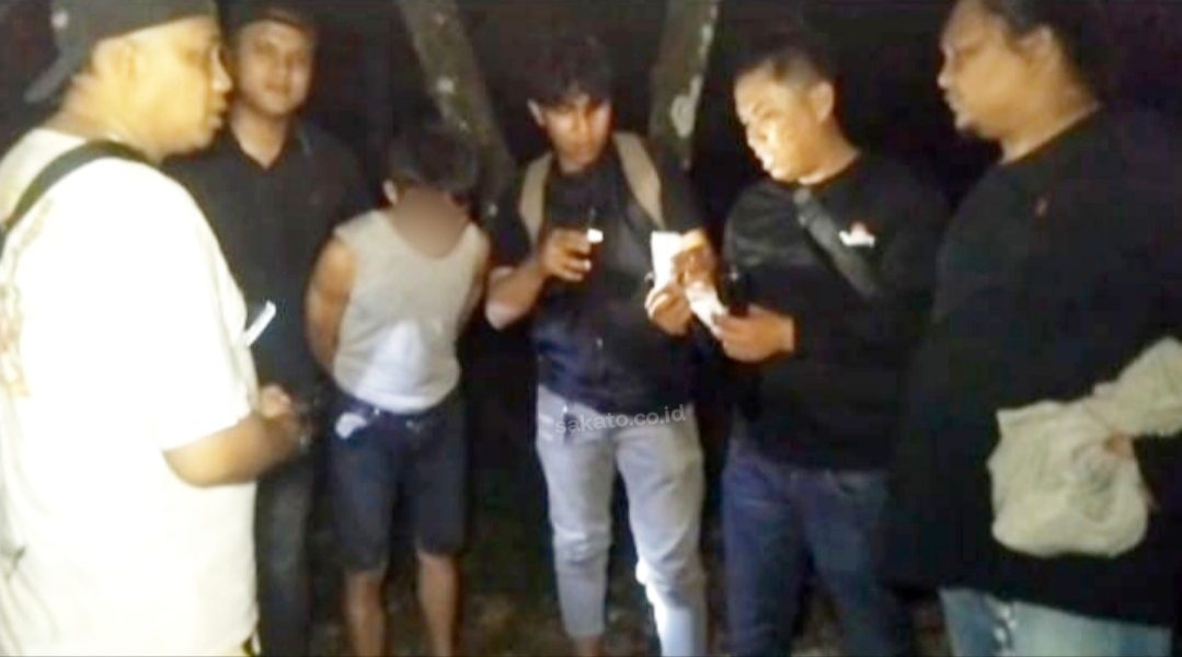 pondok-kayu-di-atas-bukit-jadi-sarang-sabu,-petani-di-pauh-padang-diciduk-polisi