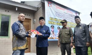 serahkan-kunci-huntap-mandiri-di-kuranji,-pemko-padang-dan-bnpb-targetkan-sisa-22-unit-segera-rampung serahkan-kunci-huntap-mandiri-di-kuranji,-pemko-padang-dan-bnpb-targetkan-sisa-22-unit-segera-rampung