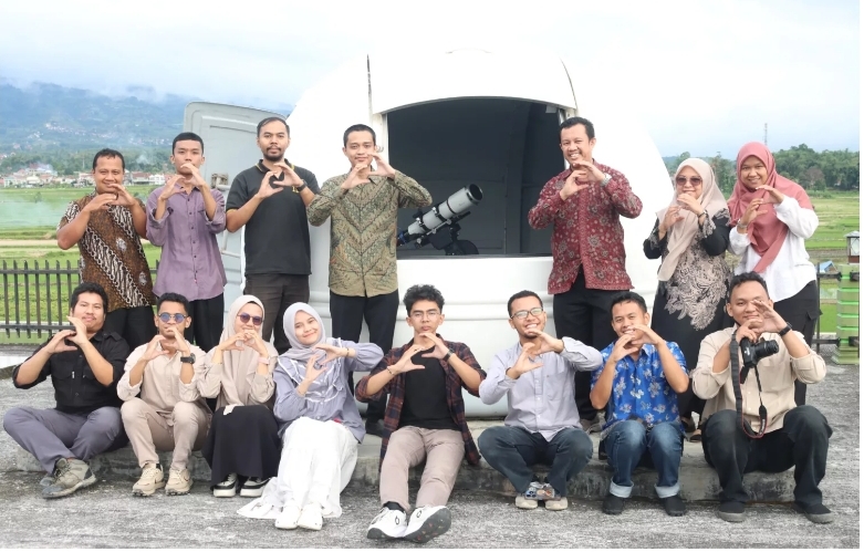 jelajahi-langit-dari-uin-bukittinggi,-komunitas-astronomi-sumbar-siap-berkolaborasi-risatjelajahi-langit-dari-uin-bukittinggi,-komunitas-astronomi-sumbar-siap-berkolaborasi-risat