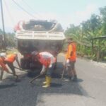 jalan-manggopoh–padang-luar-rusak-parah,-perbaikan-segera-dimulai