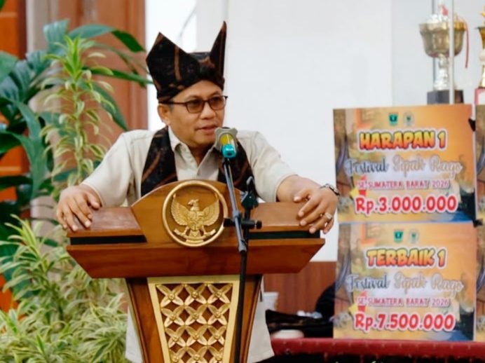 festival-sipak-rago-piala-bergilir-evi-yandri-kembali-digelar:-upaya-lestarikan-budaya-minangkabau