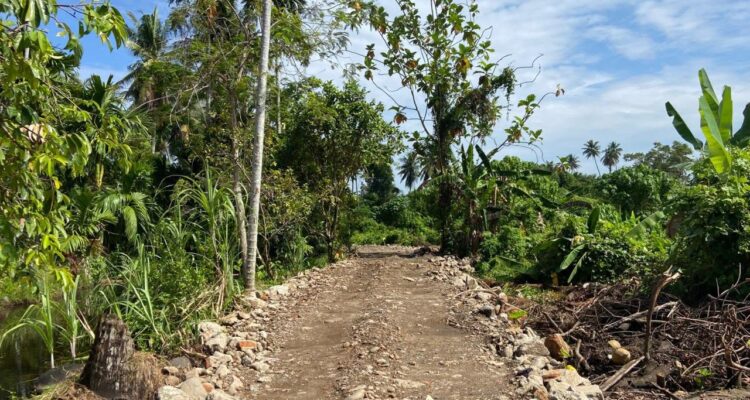 wujud-nyata-gotong-royong,-warga-lubuk-lintah-hibahkan-lahan-300-meter-persegi-untuk-pelebaran-jalan