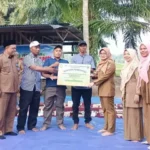pemkab-dharmasraya-salurkan-12,5-ton-benih-padi-biofortifikasi-untuk-petani