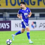 resmi!-persib-bandung-lepas-bek-timnas-irak-frans-putros,-negosiasi-kontrak-baru-berujung-buntu