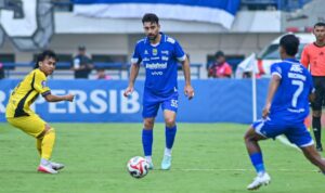 pelatih-persib-bongkar-alasan-sesungguhnya-frans-putros-tinggalkan-maung-bandung,-ternyata-bukan-karena-gaji