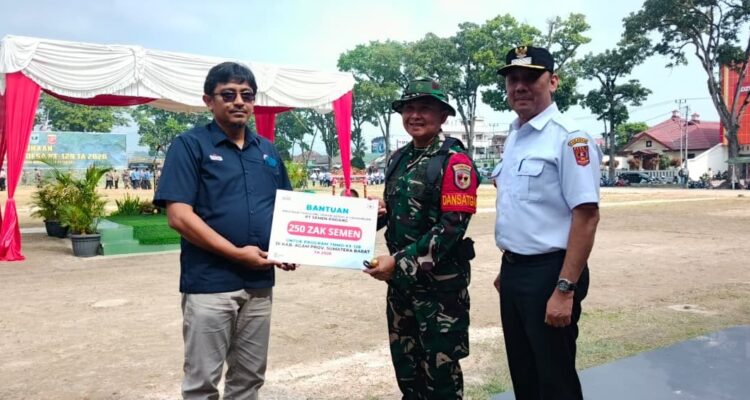 dukung-tmmd-ke-129-di-agam-dan-lima-puluh-kota,-pt-semen-padang-salurkan-500-zak-semen