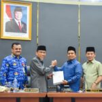 pemko-dan-dprd-padang-sepakati-ranperda-p-apbd-2026,-wawako-maigus-nasir-paparkan-kua-ppas-2027