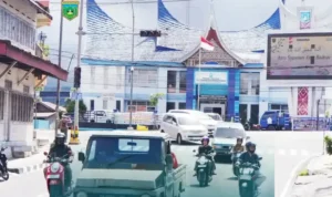 evaluasi-arus-lalu-lintas,-pemko-padang-panjang-ubah-sistem-jalan-sudirman evaluasi-arus-lalu-lintas,-pemko-padang-panjang-ubah-sistem-jalan-sudirman
