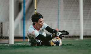 dulu-tergeser-maarten-paes-dan-emil-audero,-kini-nadeo-argawinata-berpeluang-jadi-penyelamat-timnas-indonesia dulu-tergeser-maarten-paes-dan-emil-audero,-kini-nadeo-argawinata-berpeluang-jadi-penyelamat-timnas-indonesia