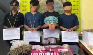 bikin-resah-warga,-4-remaja-di-pesisir-selatan-terciduk-asyik-transaksi-paket-ganja!