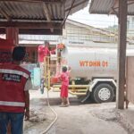 bantu-warga-terdampak-galodo,-pt-semen-padang-distribusikan-8.000-liter-air-bersih-di-pauh