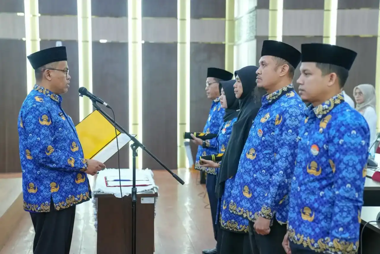 sekda-sumbar-lantik-pejabat-fungsional-dan-tekankan-profesionalisme-asn-daerah