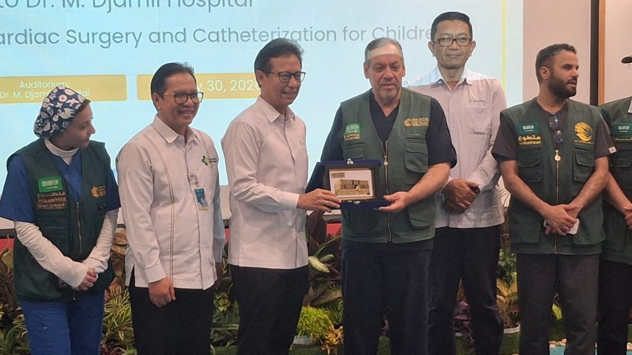gandeng-arab-saudi,-menkes-dorong-rs-m.-djamil-padang-jadi-pusat-rujukan-bedah-jantung-anak-di-sumatera