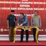 korupsi kini tidak lagi hanya berfokus pada penindakan pelaku, tetapi juga memastikan aset hasil kejahatan dapat kembali memberi manfaat bagi negara dan masyarakat. Pendekatan asset recovery atau pemulihan aset semakin menjadi instrumen penting dalam memperkuat efek jera sekaligus memulihkan kerugian negara. Foto: Dok KPK