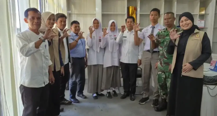 pemkab-agam-lepas-tiga-pelajar-ikuti-pemusatan-latihan-paskibraka-sumbar