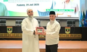 gubernur-mahyeldi-dorong-penguatan-fikih-wasathiyah-jawab-tantangan-keagamaan-kontemporer