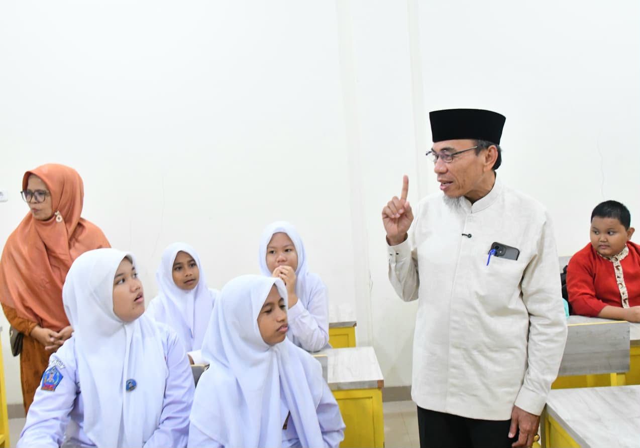 perkuat-karakter-generasi-muda,-wawako-maigus-nasir-tinjau-pelaksanaan-program-3t-di-masjid-al-marhamah