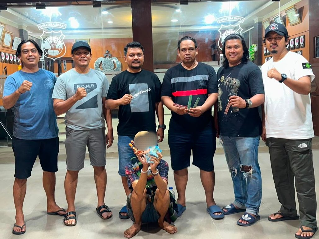 curi-kabel-tembaga-toko-elektronik-di-pasar-raya-padang,-remaja-16-tahun-diringkus-tim-klewang