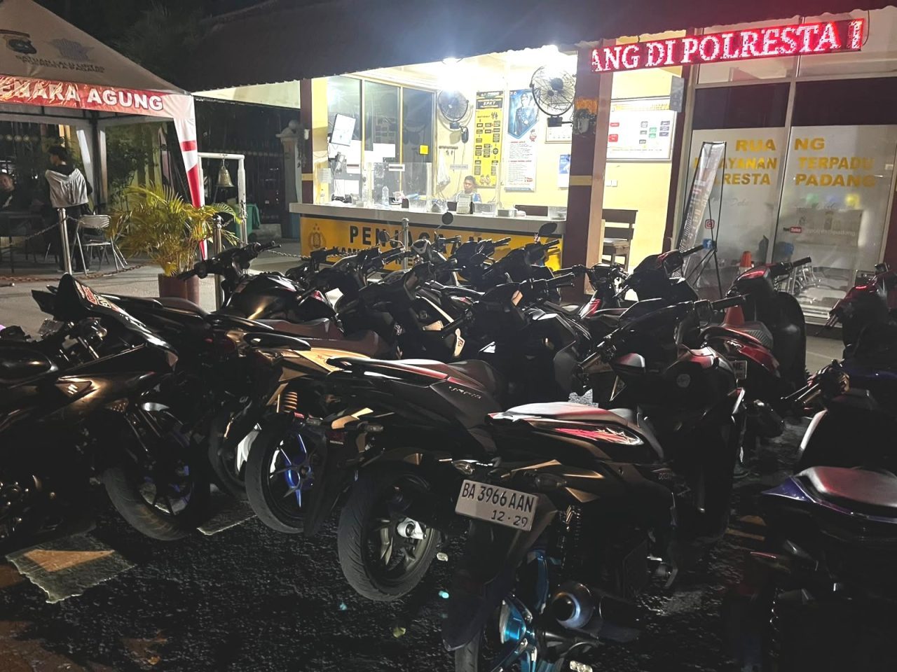 patroli-kryd-timsus-charlie-polresta-padang-amankan-18-sepeda-motor-berknalpot-brong