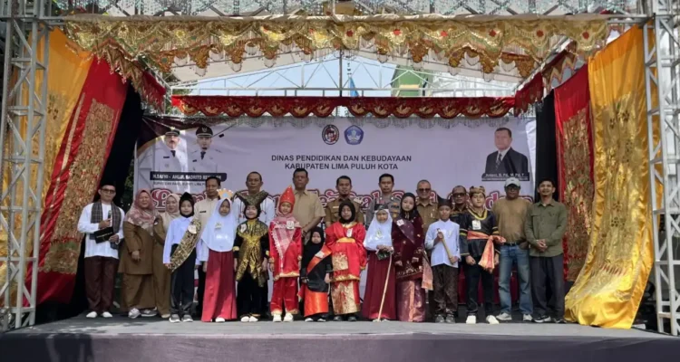 wabup-limapuluh-kota-buka-lomba-dan-festival-seni-budaya-tingkat-sd-dan-smp-se-kabupaten-limapuluh-kota