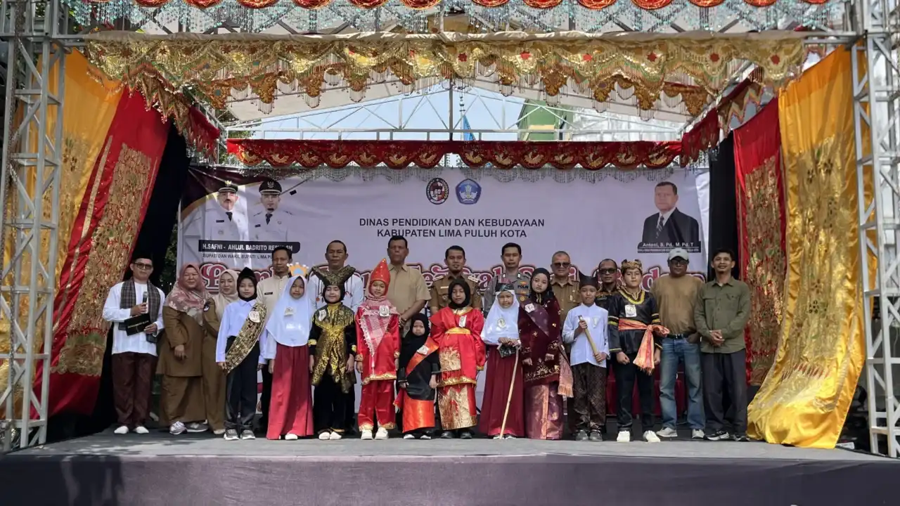 wabup-limapuluh-kota-buka-lomba-dan-festival-seni-budaya-tingkat-sd-dan-smp-se-kabupaten-limapuluh-kota