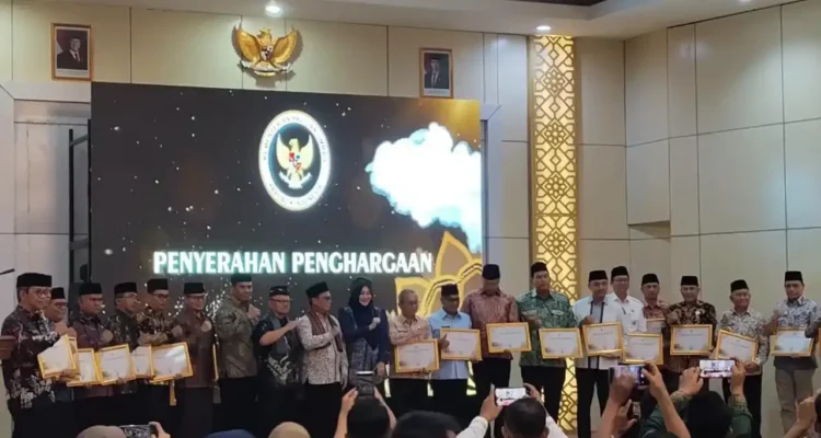 pemko-padang-panjang-raih-penghargaan-kemenhaj-atas-kualitas-pelayanan-haji