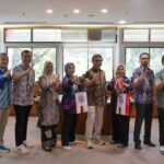 dilepas-dirut-pt-semen-padang,-dua-srikandi-silat-sumbar-resmi-bawa-misi-indonesia-ke-vietnam