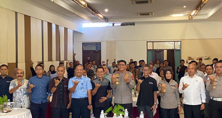 perkuat-sinergitas,-kapolda-sumbar-ajak-media-berkolaborasi-bangun-keterbukaan-informasi-publik