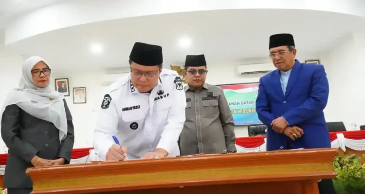 pemkab-dan-dprd-tanah-datar-sepakati-kua-ppas-2027
