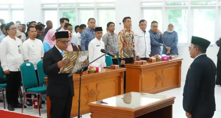 bupati-tanah-datar-lantik-inoki-ulma-tiara-direktur-perumda-tirta-alami
