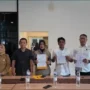 kombes-pol-teddy-fanani-dan-bill-irzano-tempuh-jalur-damai
