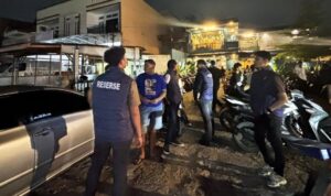 Personel Ditreskrimum Polda Sumbar melakukan Patroli PAGAR untuk mencegah kejahatan jalanan di Kota Padang.