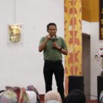Wakil Ketua DPRD Sumbar, Evi Yandri, memberikan sosialisasi pencegahan narkoba kepada masyarakat di Padang.