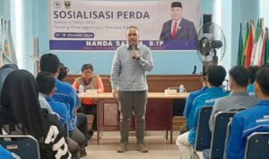Nanda Satria bersama pengurus KNPI Sumbar dalam kegiatan sosialisasi penanggulangan bencana daerah di Padang.
