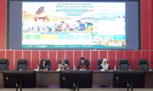 Rapat koordinasi Pemkot Padang integrasikan KWT dan petani milenial dengan program Makan Bergizi Gratis di Balai Kota.