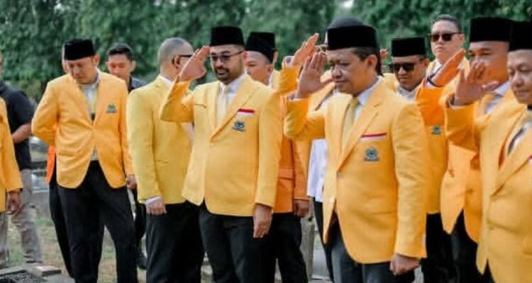 Zigo Rolanda bersama kader Partai Golkar melakukan ziarah di TMPN Kalibata dalam rangka memperingati HUT ke-62 Partai Golkar.