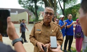 Sekda Sumbar meninjau lokasi pembangunan Nagari Kreatif Hub di Nagari Pangian, Tanah Datar.