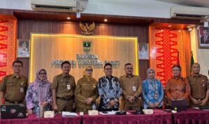 pemko-padang-paparkan-strategi-penguatan-keterbukaan-informasi-publik Sekretaris Daerah Kota Padang memaparkan capaian keterbukaan informasi publik dalam ajang monitoring dan evaluasi di Sumbar.
