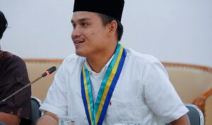 pc-pmii-kota-pekanbaru-kecam-dugaan-aktifitas-tak-pantas-di-laksmana-muda-coffee,-desak-evaluasi-izin-dan-pengawasan-ketat Pengurus PC PMII Pekanbaru saat memberikan pernyataan desakan usut dugaan aktivitas tak senonoh di kafe.