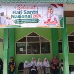 Anggota DPR RI Nevi Zuairina memberikan pidato motivasi bagi para santri dalam rangka peringatan Hari Santri Nasional 2026.