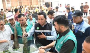 Sekda Padang dan Komisi V DPR RI meninjau progres pembangunan proyek strategis nasional Flyover Sitinjau Lauik.