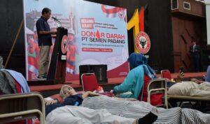 Kegiatan donor darah PT Semen Padang dalam rangka memperingati Hari Sumpah Pemuda 2026.