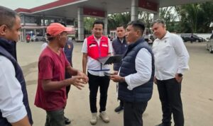 tekan-penyelewengan-bbm-subsdi,-pertamina-gandeng-polda-sumbar-perketat-pengawasan-spbu Antrean kendaraan di SPBU Kota Padang saat proses pengisian Biosolar yang kini ditingkatkan penyalurannya oleh Pertamina.