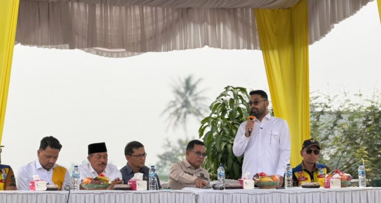 Zigo Rolanda meninjau lokasi pembangunan lima ruas jalan IJD senilai Rp93,2 miliar di Kabupaten Tanah Datar.