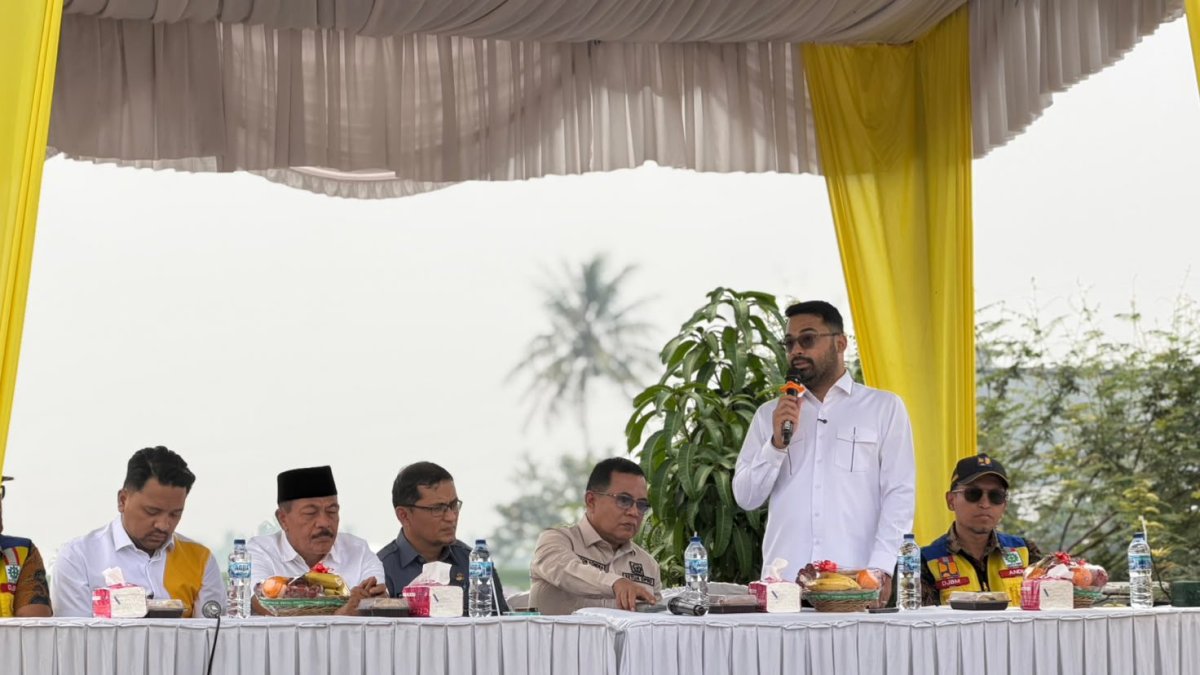zigo-rolanda-kawal-anggaran-rp93,2-miliar-untuk-lima-ruas-jalan-di-tanah-datar Zigo Rolanda meninjau lokasi pembangunan lima ruas jalan IJD senilai Rp93,2 miliar di Kabupaten Tanah Datar.